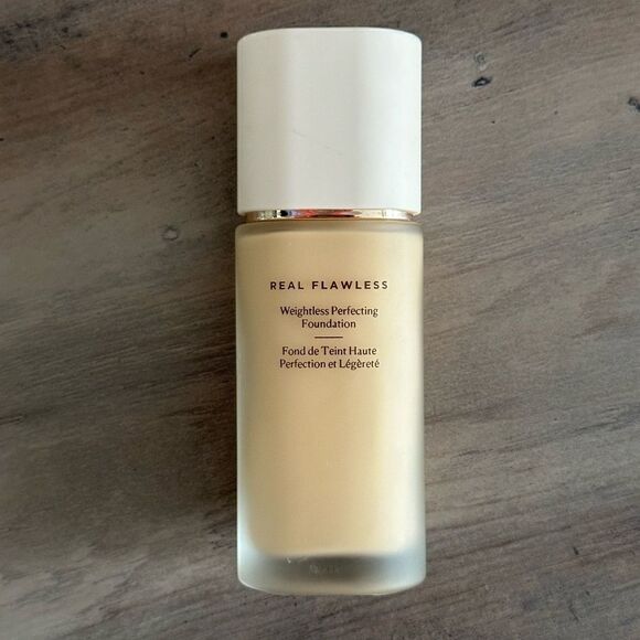 LAURA MERCIER- Real Flawless Weightless Perfecting Waterproof Foundation- 2W1 - Picture 3 of 3